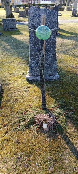 Grave number: 3 Nya F    79
