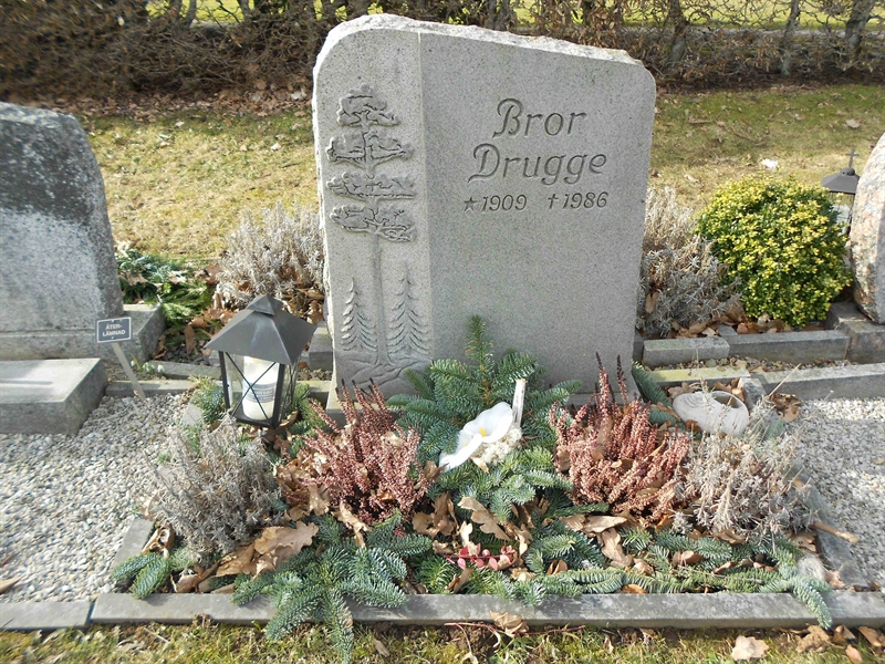 Grave number: NÅ M3U    37