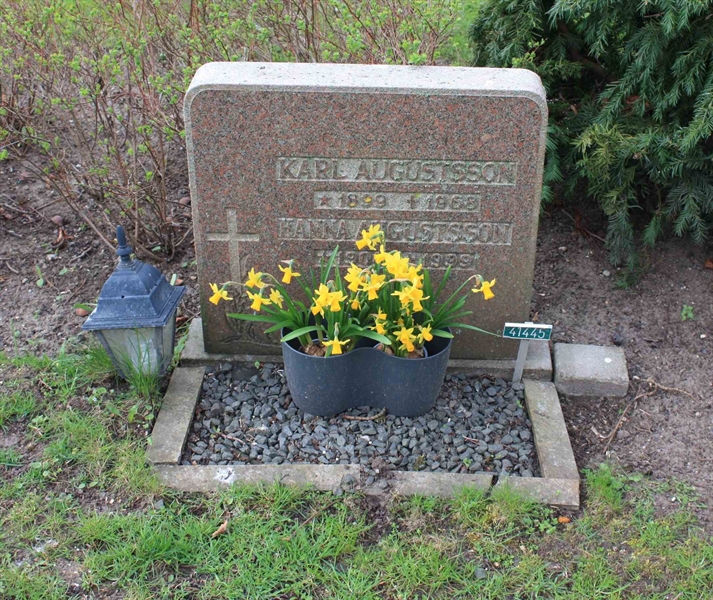 Grave number: Ö U03    80
