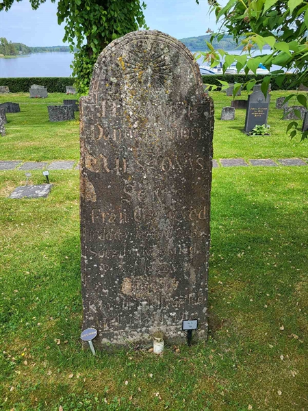 Grave number: kö 01 05   169