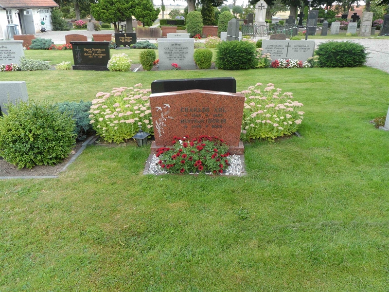Grave number: SK D   132, 133