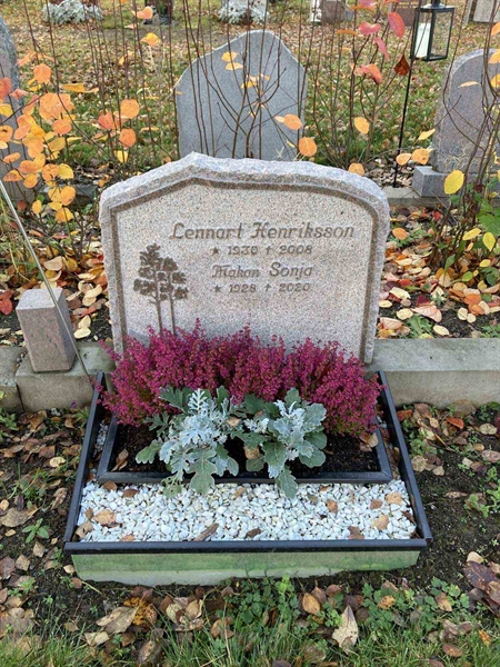Grave number: 3 241