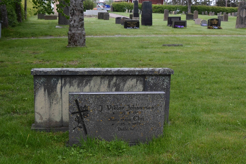 Grave number: SRN 4   253