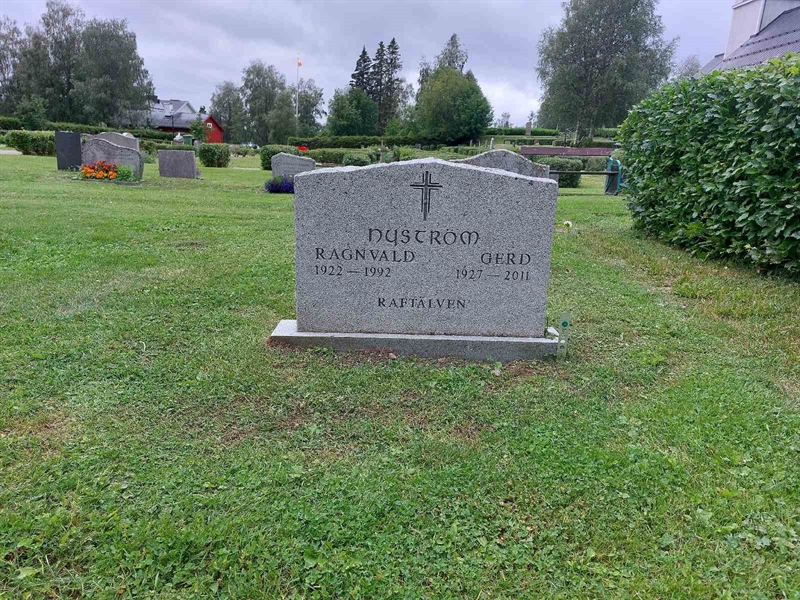 Grave number: FÖ 7    47, 48