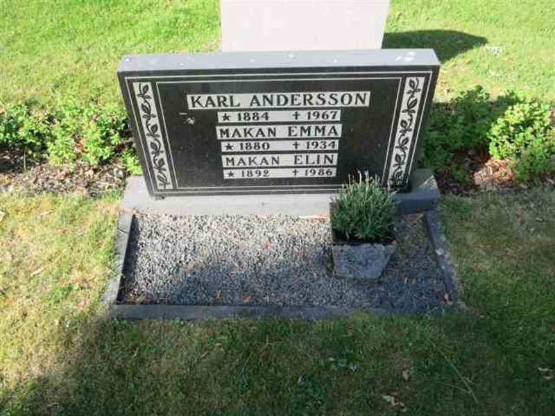 Grave number: TN 2   376-378