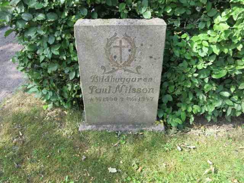 Grave number: TN 1   157-158