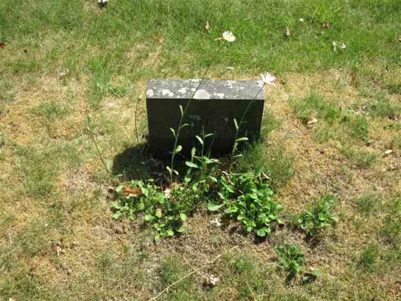 Grave number: TN 1   383