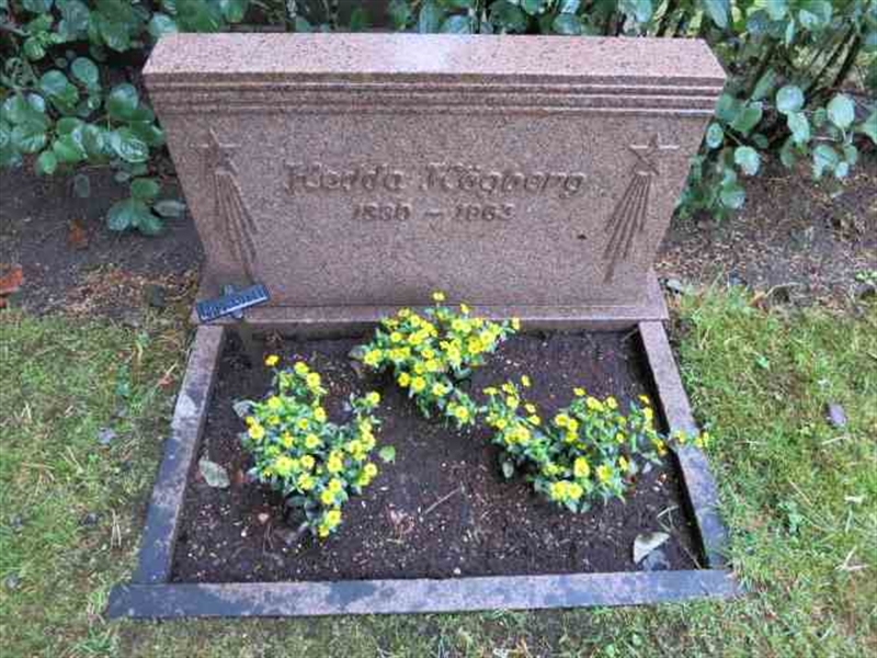 Grave number: TN H    52