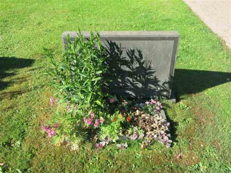 Grave number: RN B   522-523