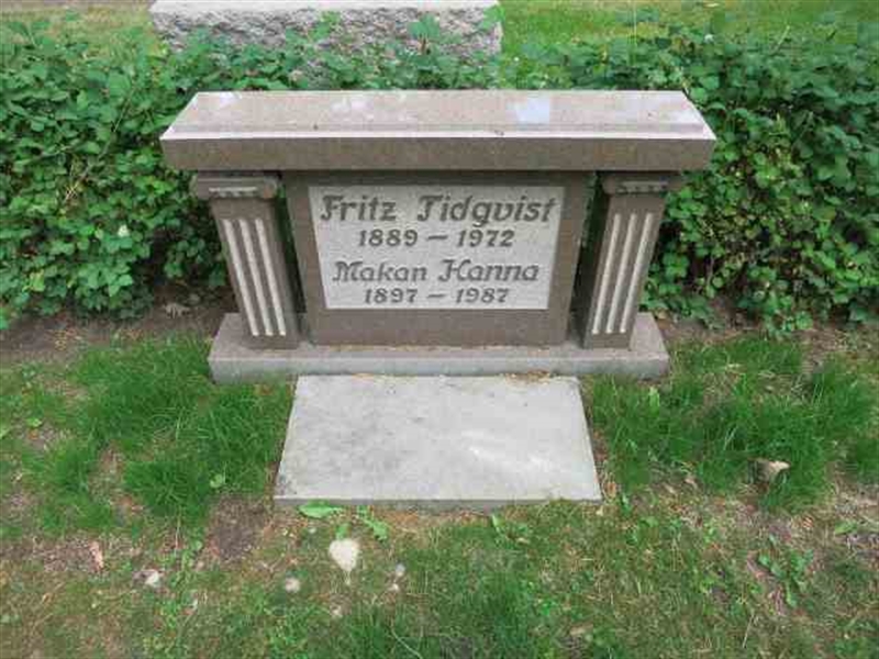 Grave number: TN R   118-119