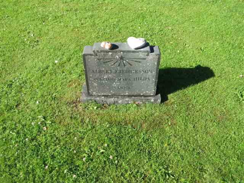 Grave number: RN B   618-619