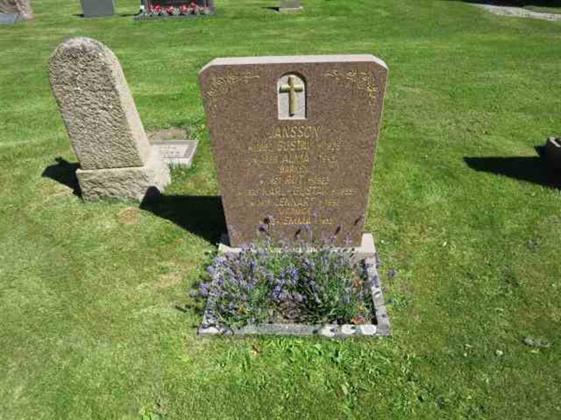 Grave number: RG C    95-97