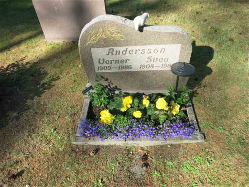 Grave number: TN U   377-378