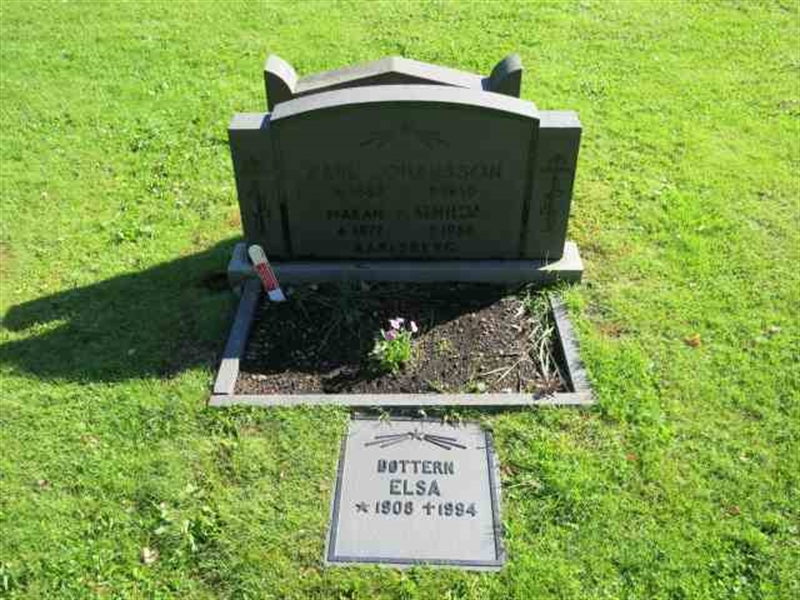 Grave number: RN B   593-594