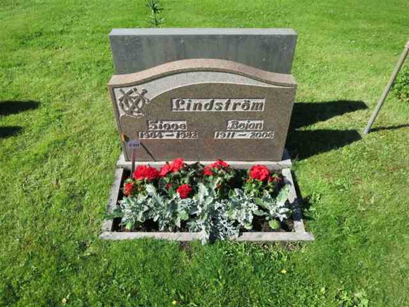 Grave number: RN D   943-944