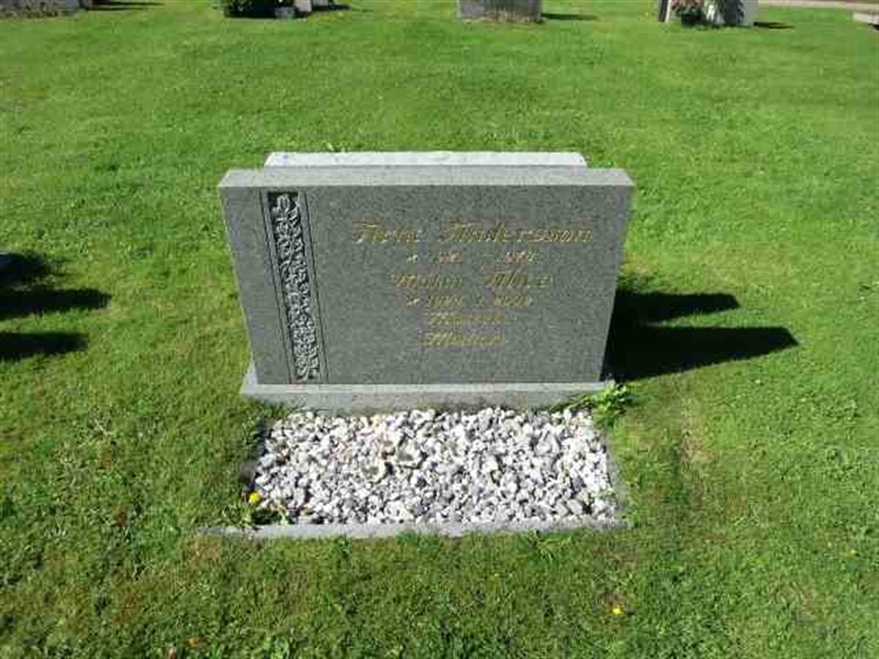 Grave number: RN D   992-993