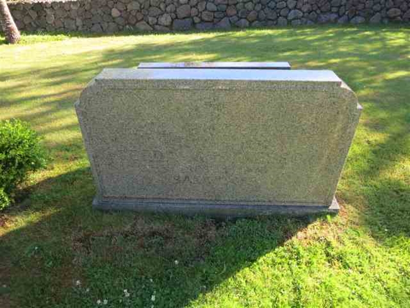 Grave number: RN E   142-143