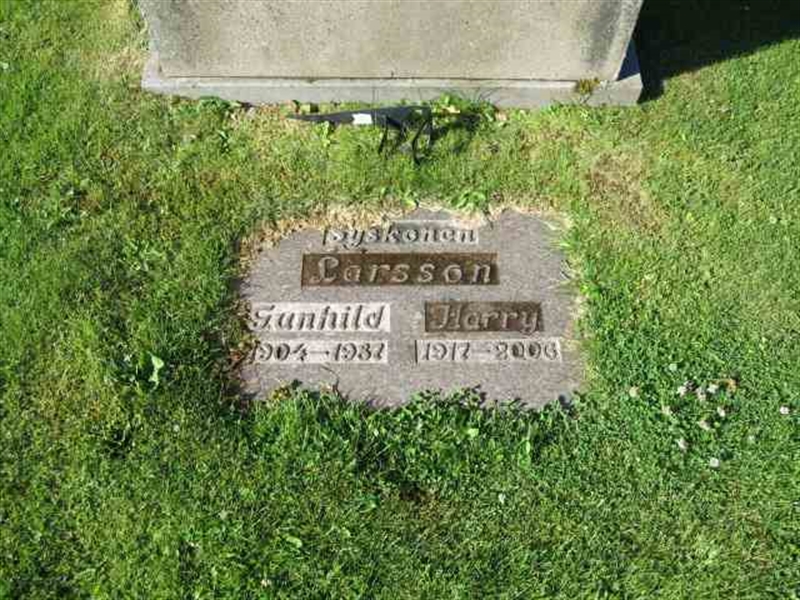 Grave number: RN D   896-897