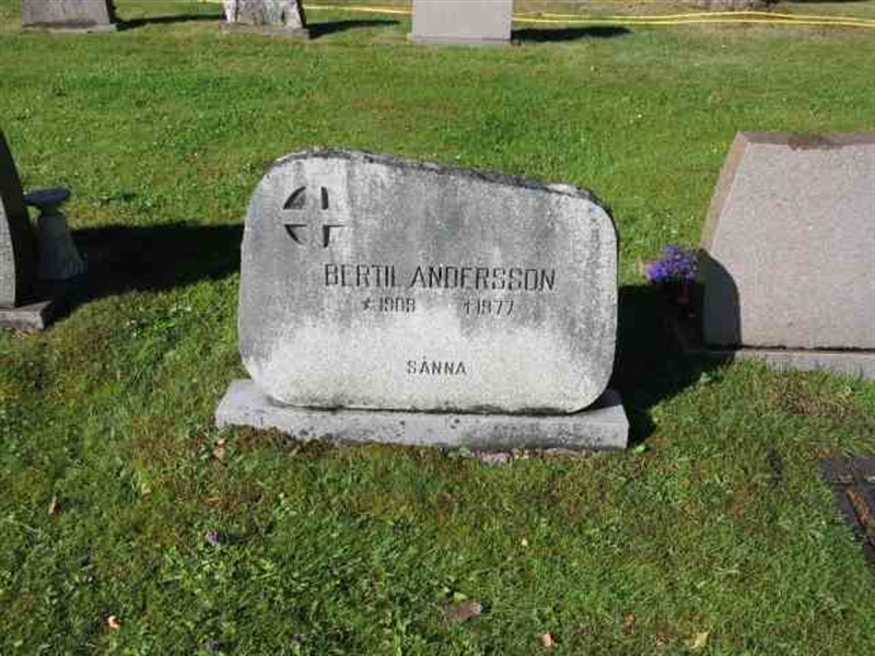 Grave number: RN E    40