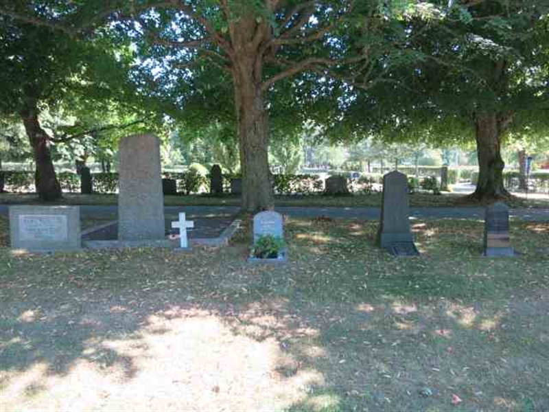 Grave number: TN 4   175-180