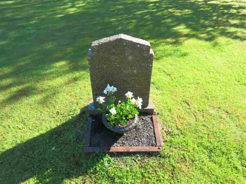 Grave number: RN E   138-139