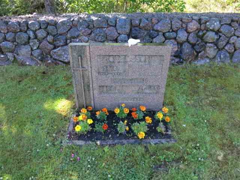 Grave number: RN E   119-120