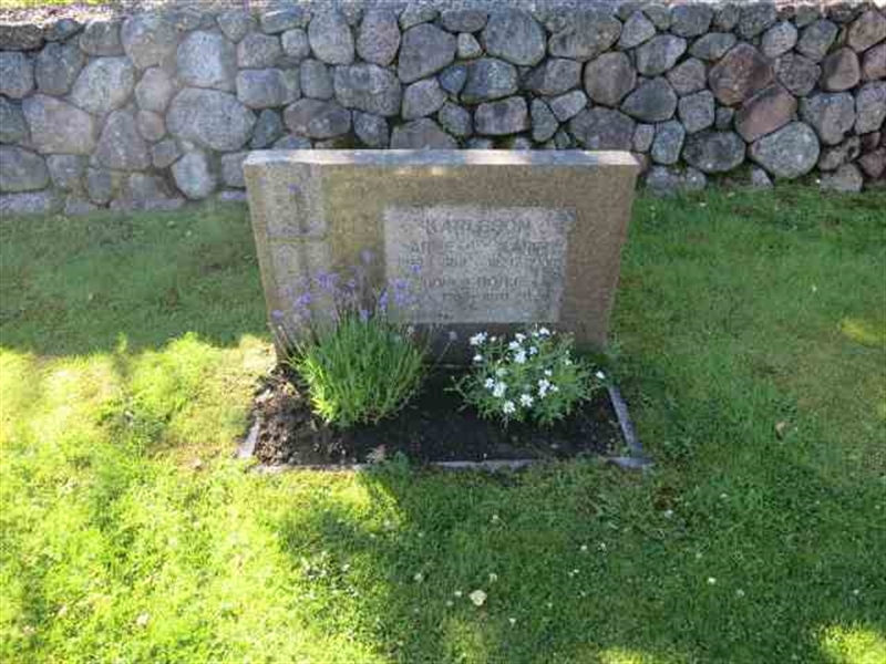 Grave number: RN E   100-103