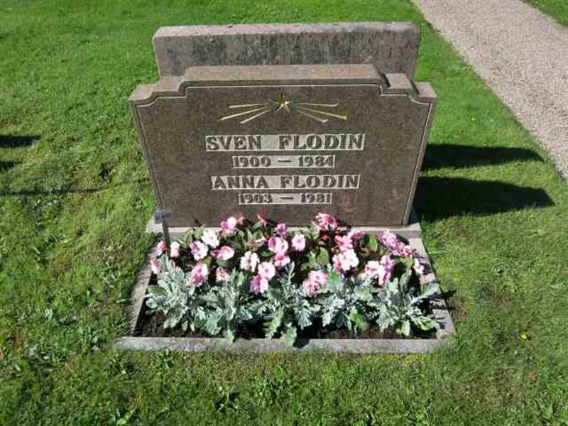 Grave number: RN D   932-933