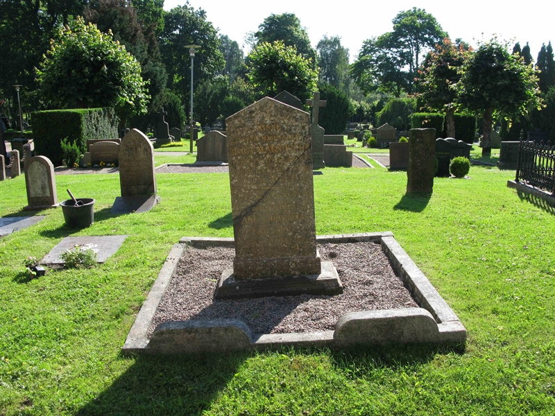 Grave number: SN F     4