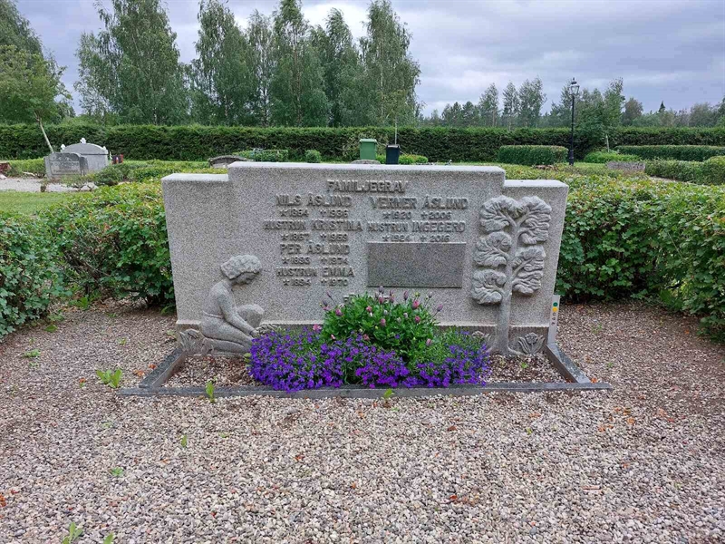 Grave number: FÖ 2    35