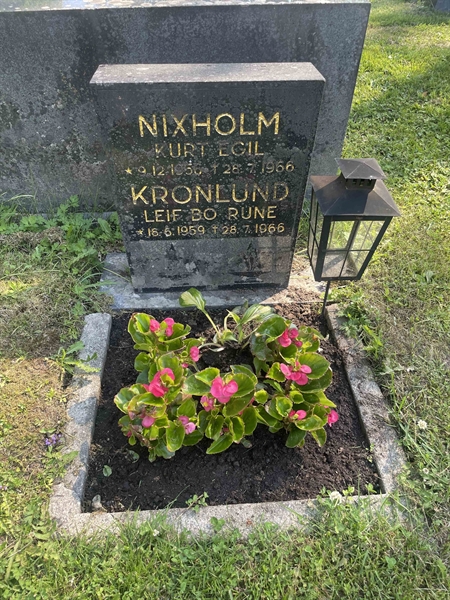 Grave number: N 5 3 371a