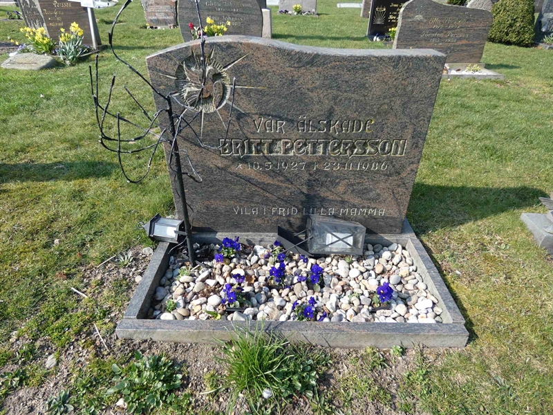 Grave number: EL 2   484