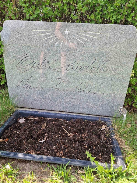 Grave number: 1 11 1704, 1705, 1706