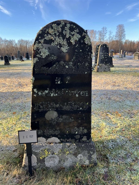 Gravnummer: 2 C   157