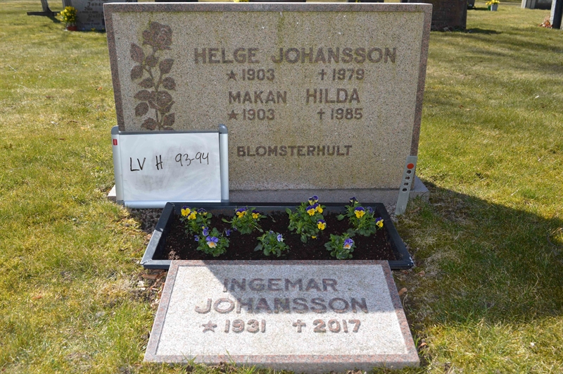 Grave number: LV H    93, 94