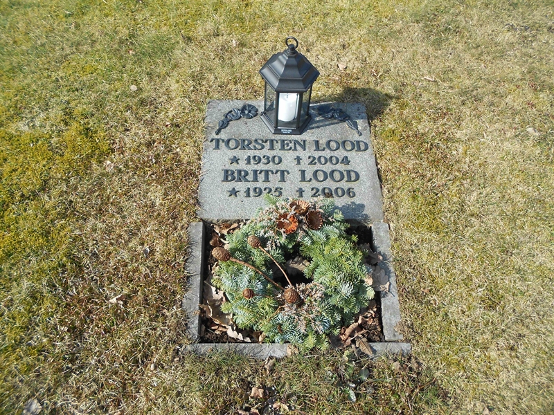 Grave number: V 25   121E