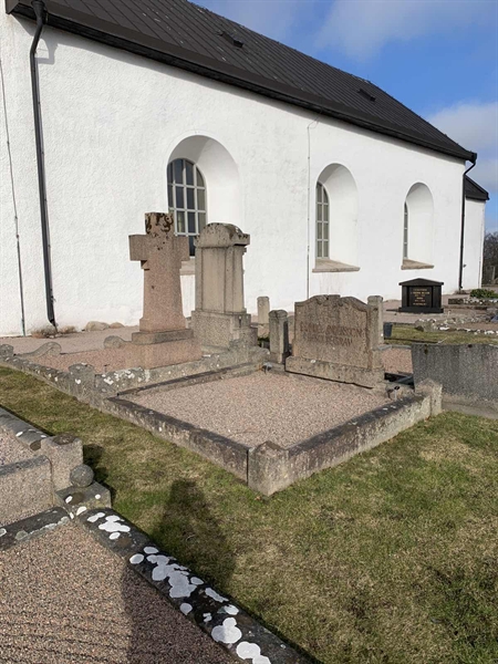 Grave number: SÖ C   152, 153