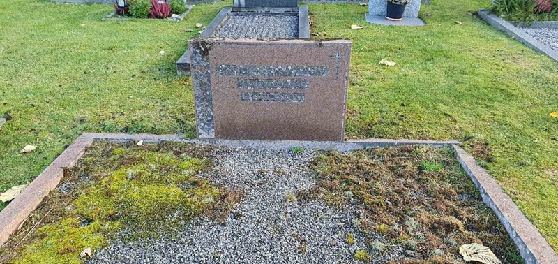 Grave number: RG 003  0172, 0173