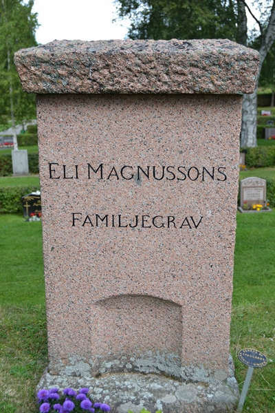 Grave number: 11 1    54-56