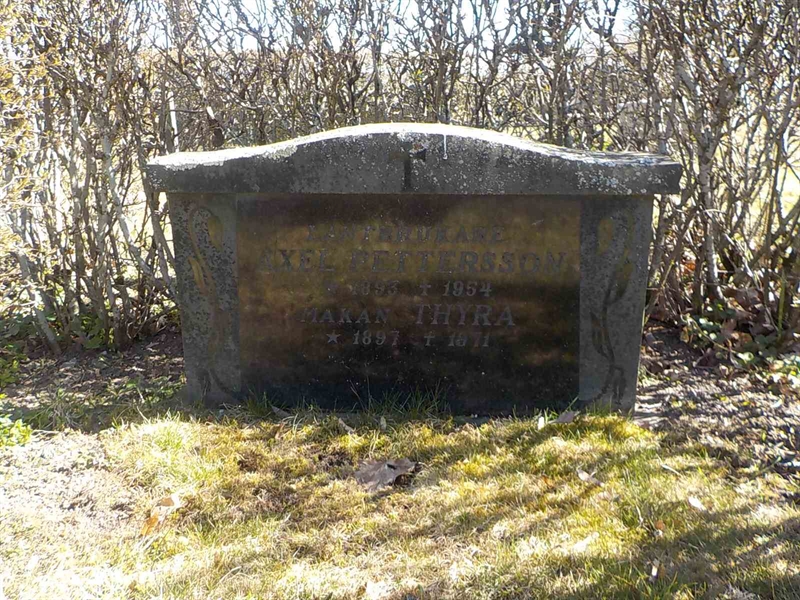 Grave number: 2 4   252-253