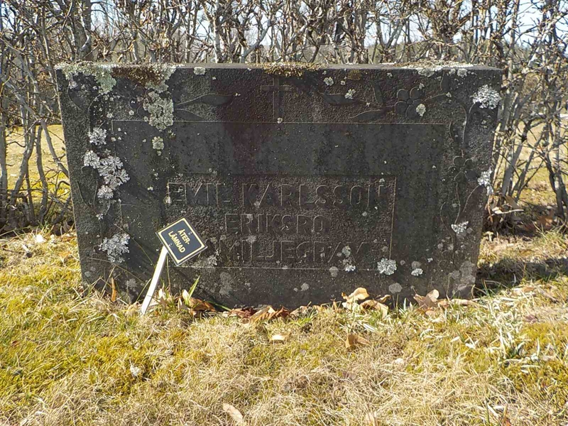 Grave number: 2 2   271-272