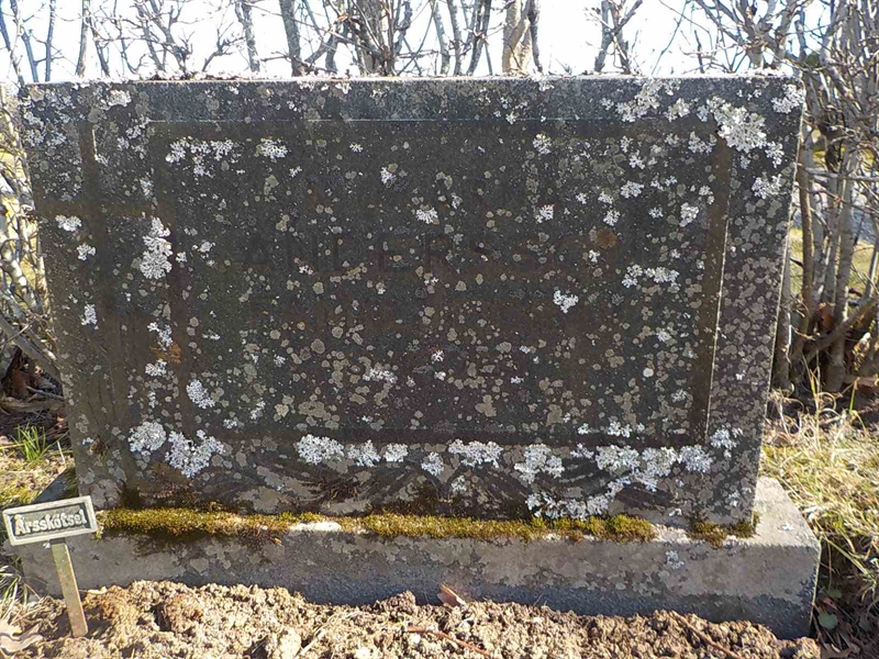 Grave number: 2 2   214-215