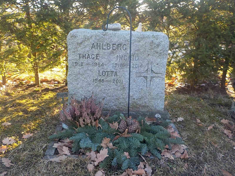 Grave number: 2 1    55