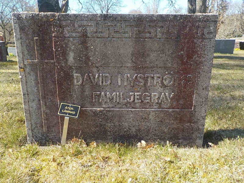 Grave number: 2 4   184-185