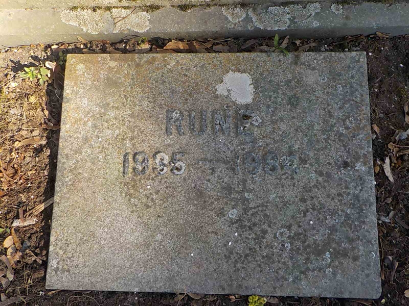 Grave number: 1 B    26-27