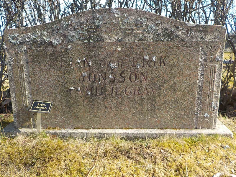 Grave number: 2 2   207-208