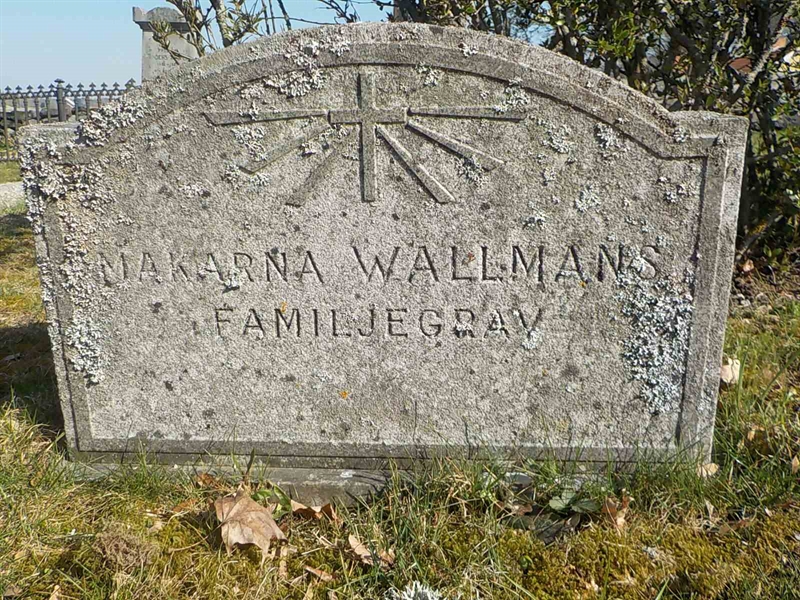 Grave number: 2 4   401-402