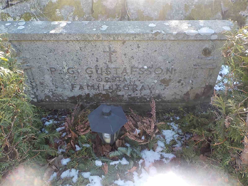 Grave number: 2 2   108-109