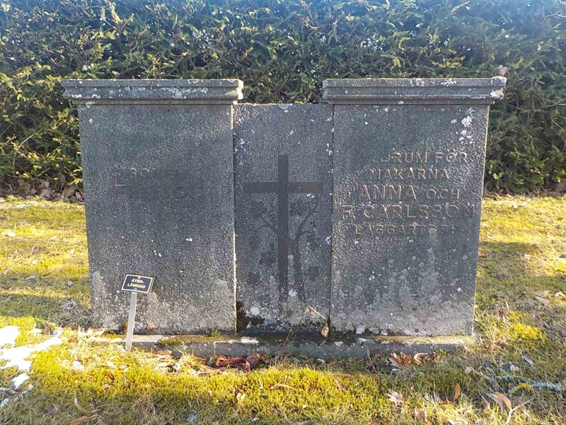 Grave number: 2 2    81-83
