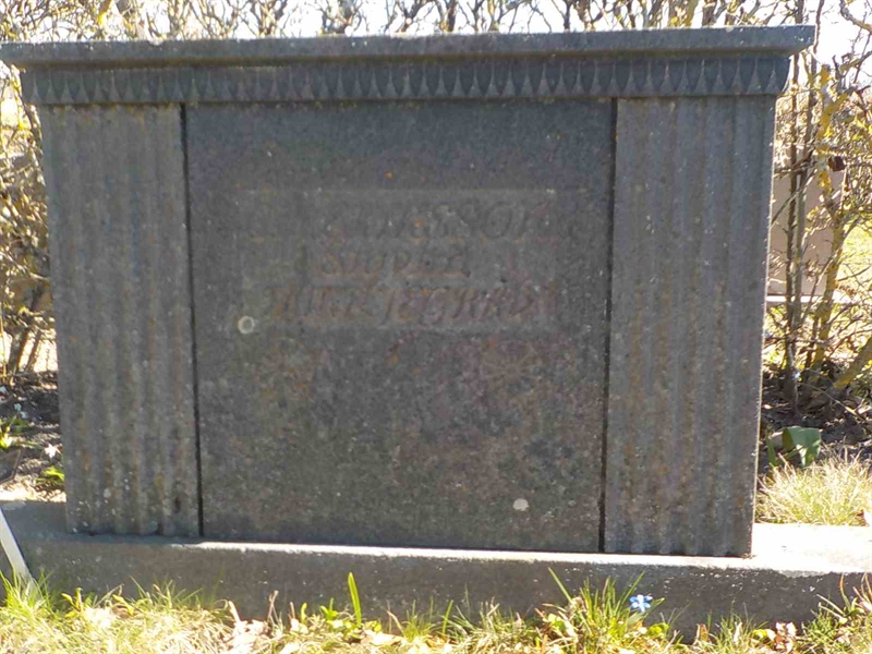 Grave number: 2 4   217-218